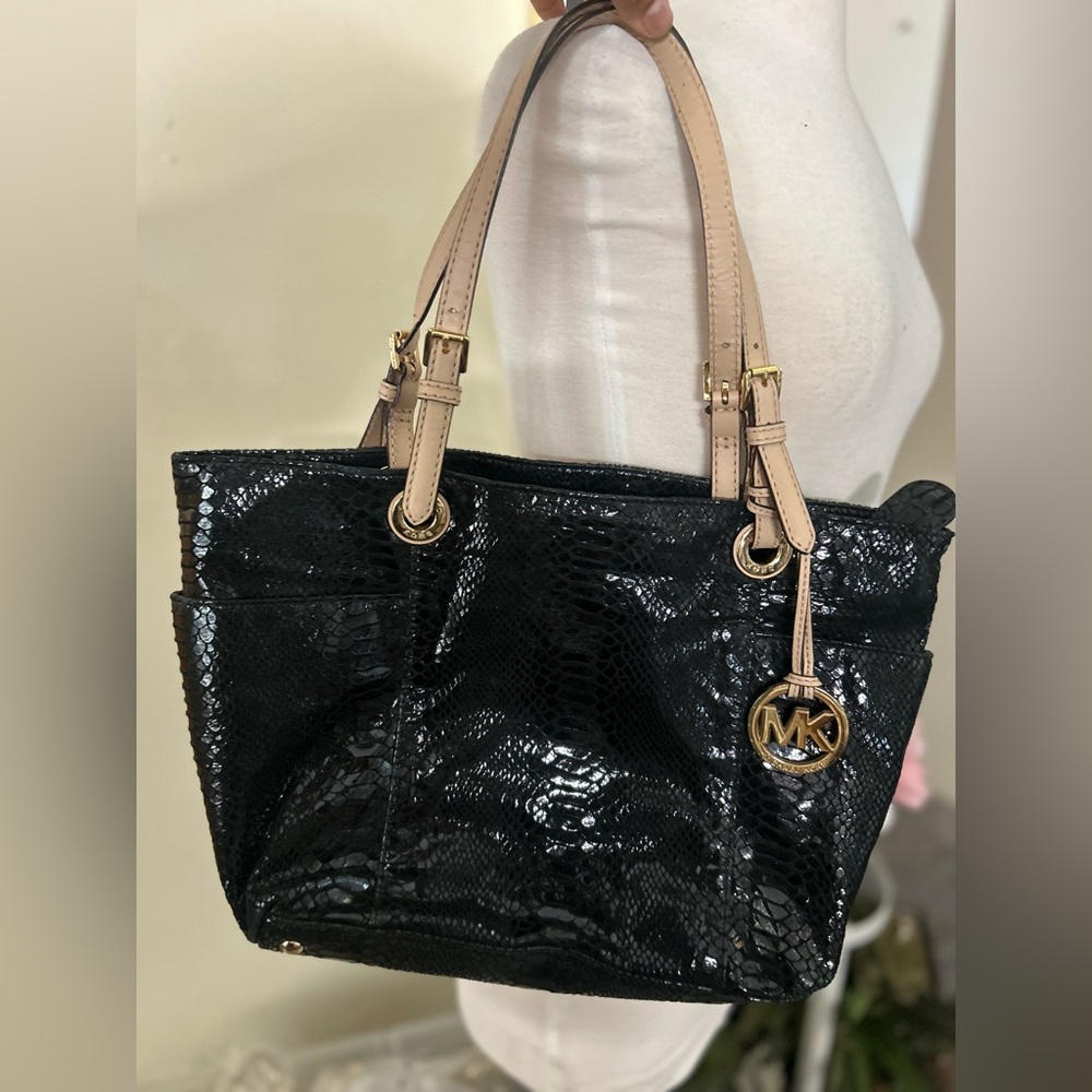 Michael Kors Black and Tan Shoulder Bag
